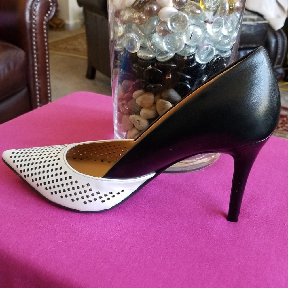 Shoes - Picture 2 of 4